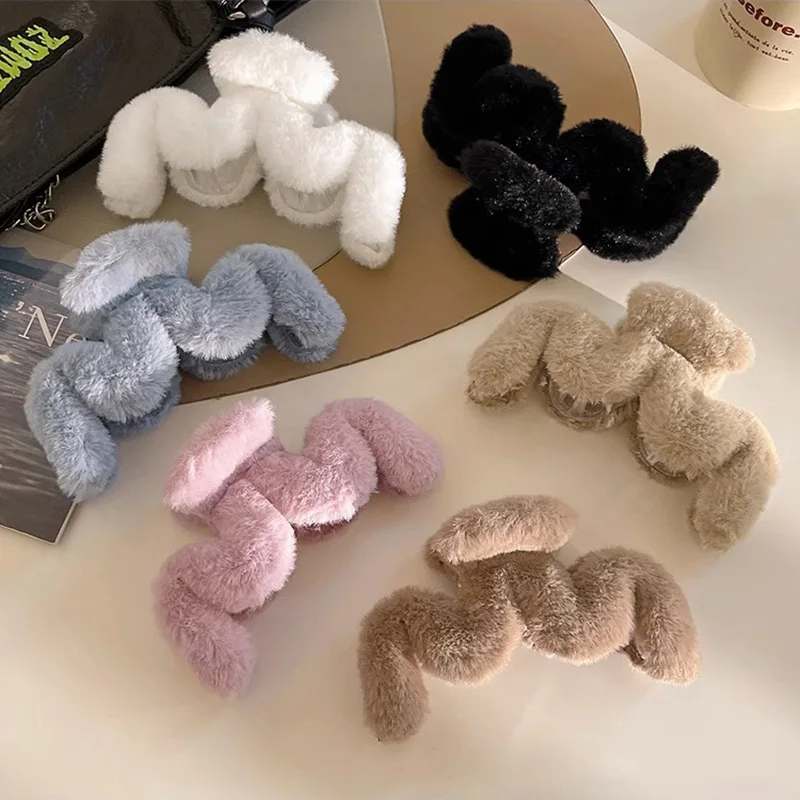 1 Pcs Maillard Grappling Coffee Color Temperament Wavy Hair Clip Women's Back of Head Large Hair Volume Plush Shark Clip
1 Pcs Maillard Grappling Coffee Color Temperament Wavy Hair Clip Women's Back of Head Large Hair Volume Plush Shark Clip