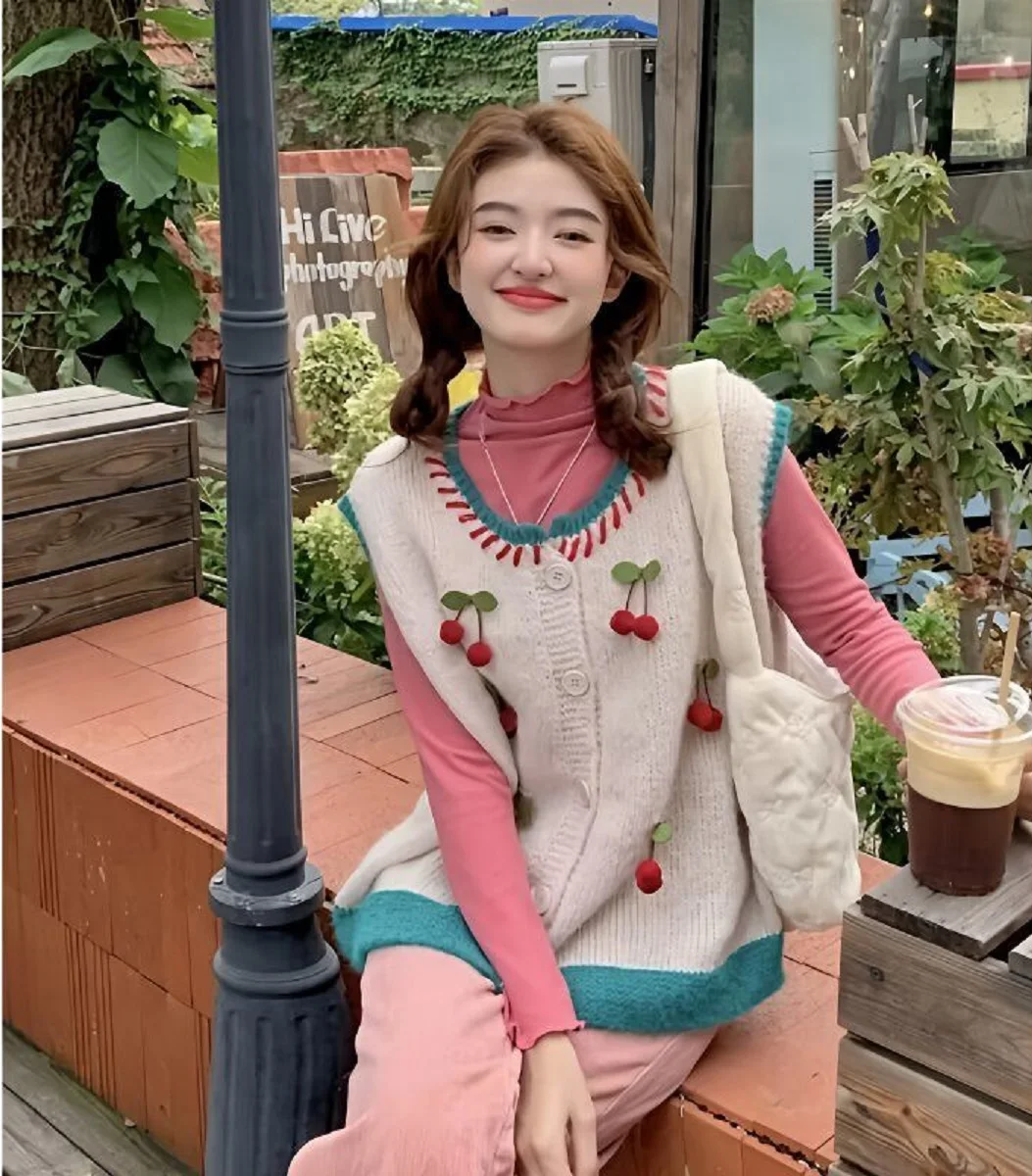 Korea version sweet heavy industry cherry knitted cardigan vest women 2025 spring autumn new niche layered sweater
Korea version sweet heavy industry cherry knitted cardigan vest women 2025 spring autumn new niche layered sweater