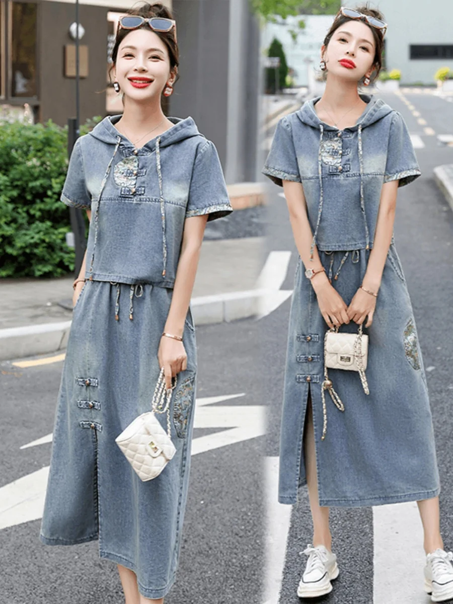 Новый китайский джинсовый комплект с вышивкой и капюшоном, женский летний модный винтажный костюм из двух предметов, смесь хлопка и полиэстера
Новый китайский джинсовый комплект с вышивкой и капюшоном, женский летний модный винтажный костюм из двух предметов, смесь хлопка и полиэстера