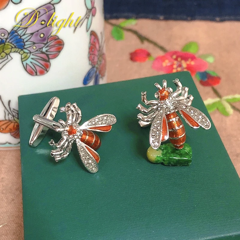 Новый дизайн, милые запонки в стиле ретро из нержавеющей стали с пчелой, мужские аксессуары для рубашек, вечерние, банкетные, повседневные манжеты для ночного клуба, бара, ювелирные изделия, изысканный подарок
Новый дизайн, милые запонки в стиле ретро из нержавеющей стали с пчелой, мужские аксессуары для рубашек, вечерние, банкетные, повседневные манжеты для ночного клуба, бара, ювелирные изделия, изысканный подарок