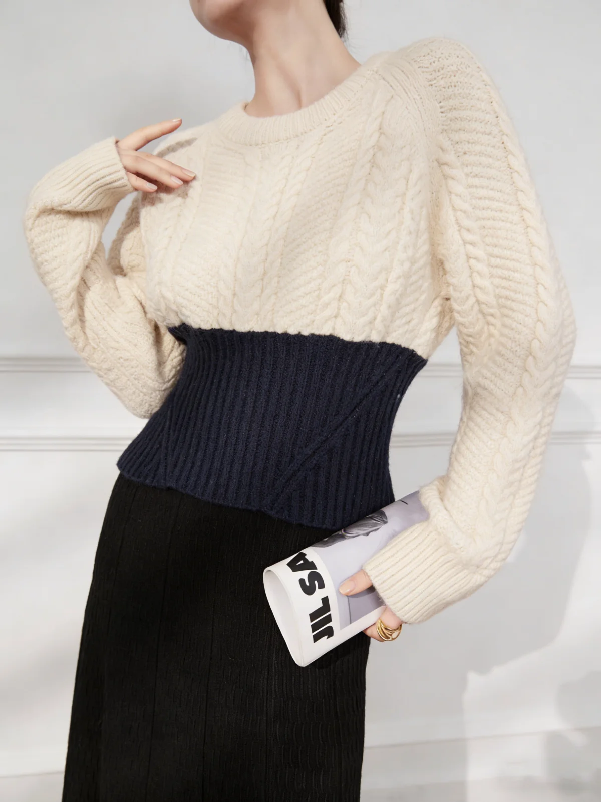 Lulu Korean Style Color Block Sweater Women's Autumn Winter New Waist Cinching Slimming Knitted Shirt Vintage Loose Fit
Lulu Korean Style Color Block Sweater Women's Autumn Winter New Waist Cinching Slimming Knitted Shirt Vintage Loose Fit
