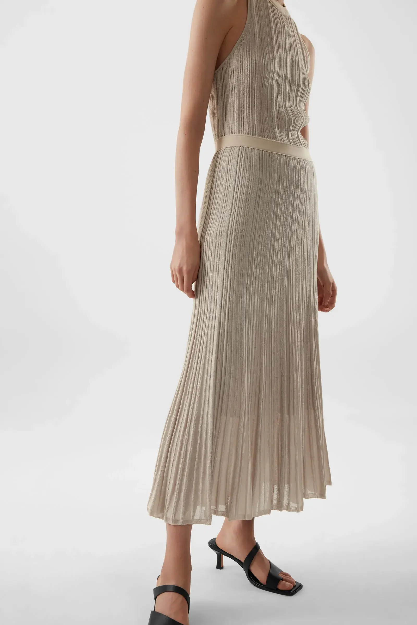 Ethereal costume 2025 cos summer new style of Ladies' casual fashion Standard A-line knitted pleated skirt
Ethereal costume 2025 cos summer new style of Ladies' casual fashion Standard A-line knitted pleated skirt