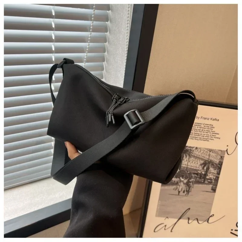 Men's Underarm Bag Handbag Single Mini Shoulder Tote Bag Trendy Zipper Closure Daily Use Sports Motorbike Bags Male Black White
Men's Underarm Bag Handbag Single Mini Shoulder Tote Bag Trendy Zipper Closure Daily Use Sports Motorbike Bags Male Black White