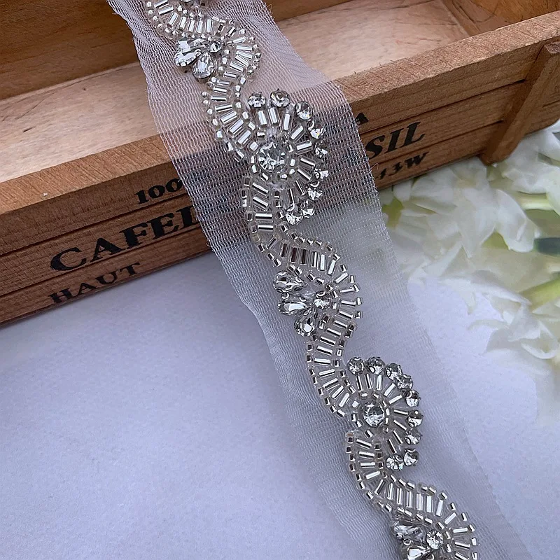 10Yards 2cm Wide Rhinestones Crystal Peacock Beaded Lace Trim Costume Wedding Dress Belt Brial Sash Jewelry Design
10Yards 2cm Wide Rhinestones Crystal Peacock Beaded Lace Trim Costume Wedding Dress Belt Brial Sash Jewelry Design