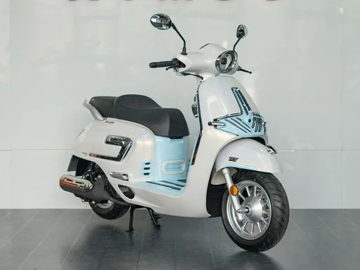 For Loncin SR150C windshield, Loncin Beethoven 150 windscreen modification, SR150C retro accessories
For Loncin SR150C windshield, Loncin Beethoven 150 windscreen modification, SR150C retro accessories
