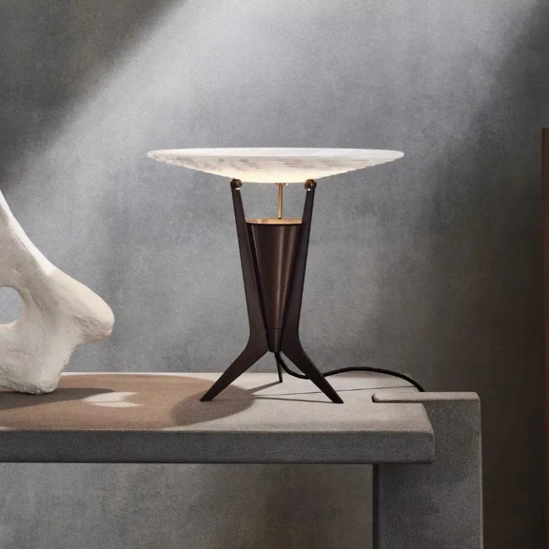 Nordic Luxury Glass Marble Table Lamp Creative Living Room Bedroom Bedside Study Hotel Atmosphere Decoration Reading Desk Lights
Nordic Luxury Glass Marble Table Lamp Creative Living Room Bedroom Bedside Study Hotel Atmosphere Decoration Reading Desk Lights
