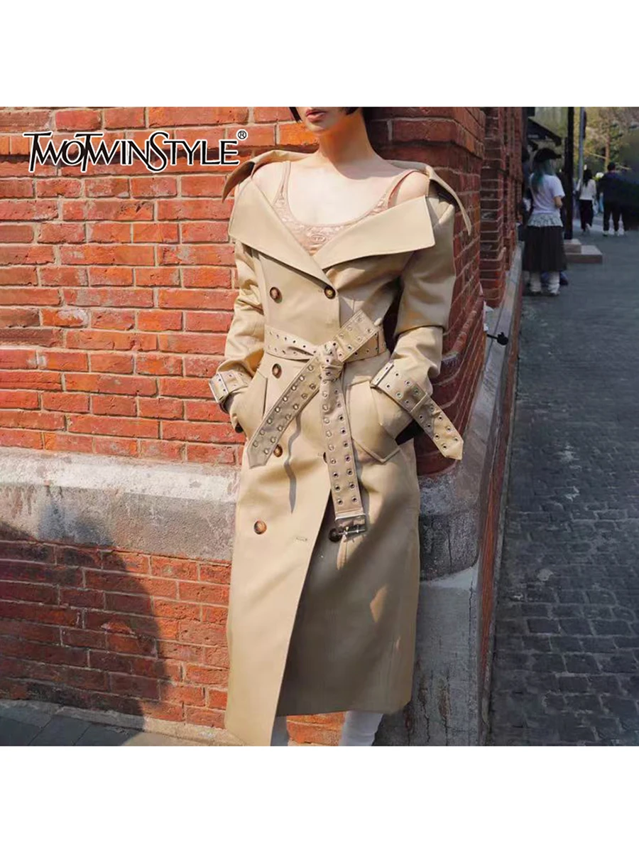 TWOTWINSTYLE Solid Spliced Double Breasted Fashion Trenchs for Women Lapel Long Sleeves Patchwork Belts Trench Female Clothing
TWOTWINSTYLE Solid Spliced Double Breasted Fashion Trenchs for Women Lapel Long Sleeves Patchwork Belts Trench Female Clothing