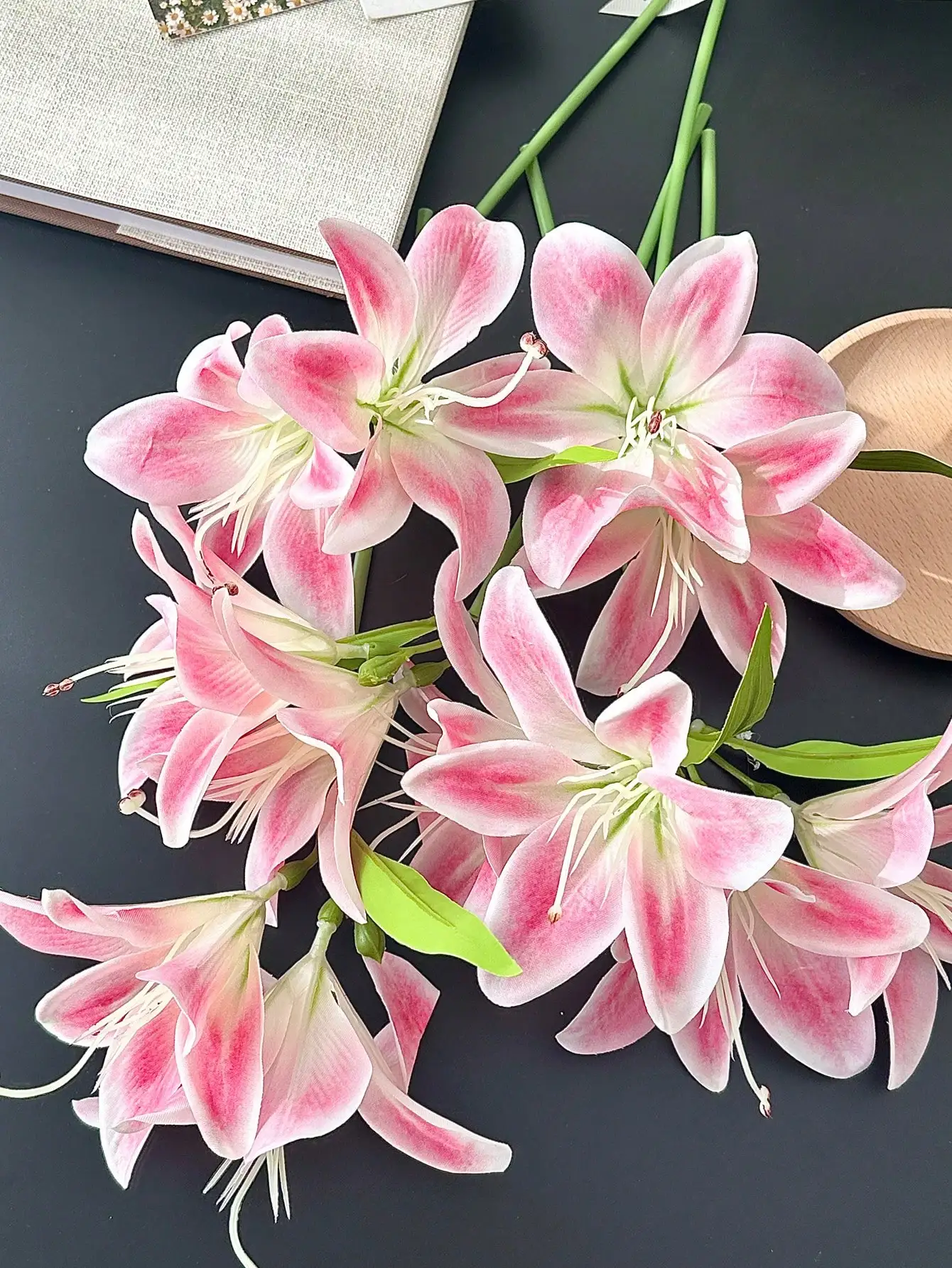 1PC/3PCS/6PCS Artificial Plants Artificial Flowers Lily Home Decoration Tabletop Decoration Flower Arrangement Artificial Flowers Artificial Decorations Plastic Flowers Yard Decoration Wedding Decoration Flowers Hand Bouquet Fake Flowers Back To School Ro
1PC/3PCS/6PCS Artificial Plants Artificial Flowers Lily Home Decoration Tabletop Decoration Flower Arrangement Artificial Flowers Artificial Decorations Plastic Flowers Yard Decoration Wedding Decoration Flowers Hand Bouquet Fake Flowers Back To School Ro