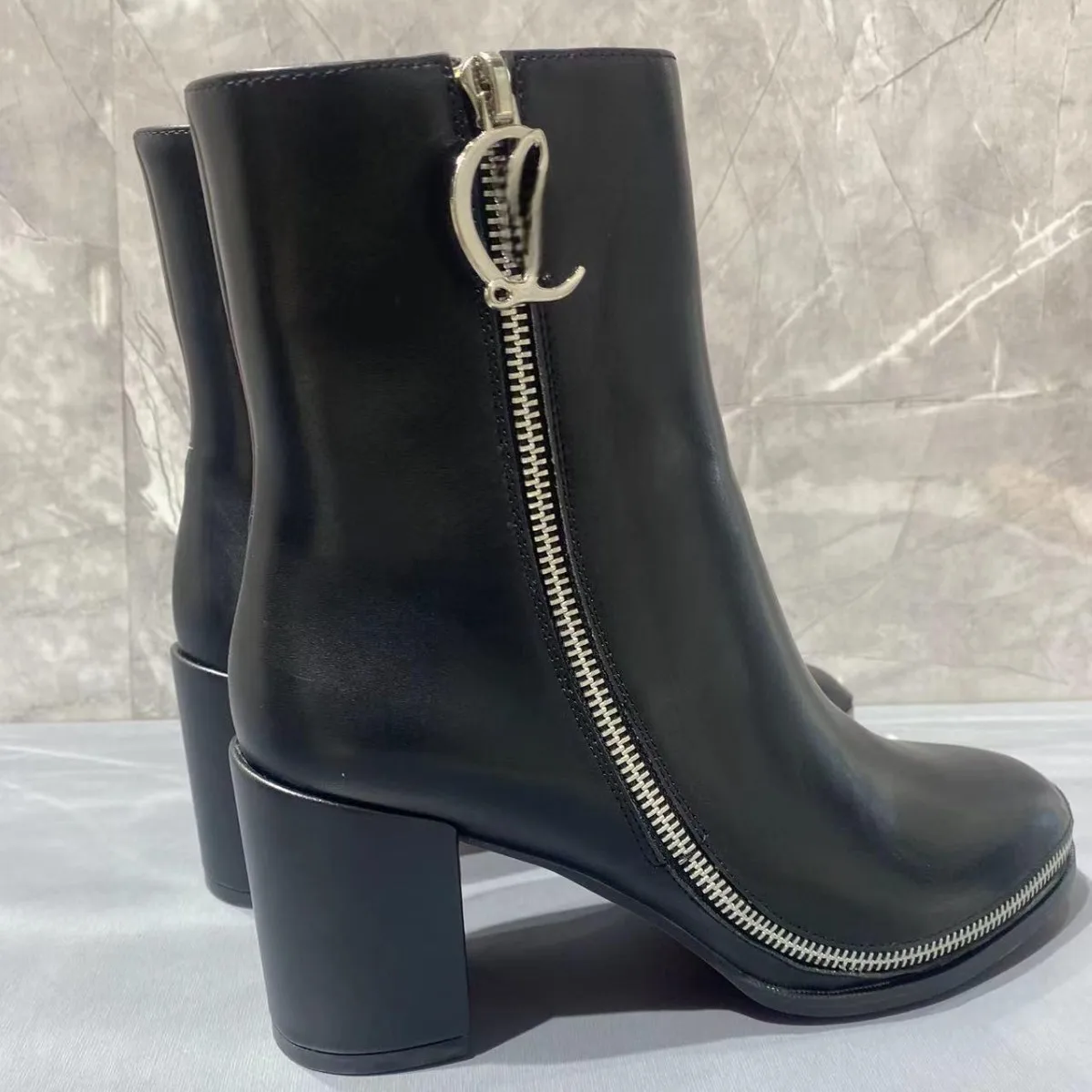 Square Toe Outer Zipper Decorat Ankle Boots Black Soft Leather Comfortable Chelsea Botines Red Bottom Thick Heeled Short Botas
Square Toe Outer Zipper Decorat Ankle Boots Black Soft Leather Comfortable Chelsea Botines Red Bottom Thick Heeled Short Botas