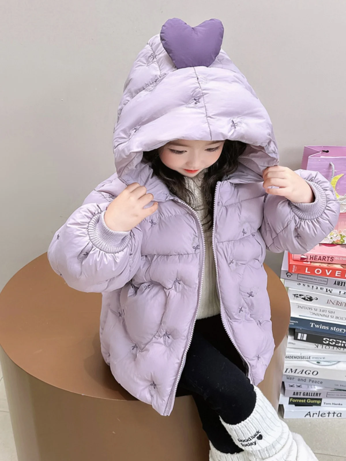 Модная зимняя хлопковая куртка для девочек, теплая, утепленная, с эффектом премиум-класса, детская верхняя одежда в корейском стиле, свободного кроя, длинный рукав
Модная зимняя хлопковая куртка для девочек, теплая, утепленная, с эффектом премиум-класса, детская верхняя одежда в корейском стиле, свободного кроя, длинный рукав