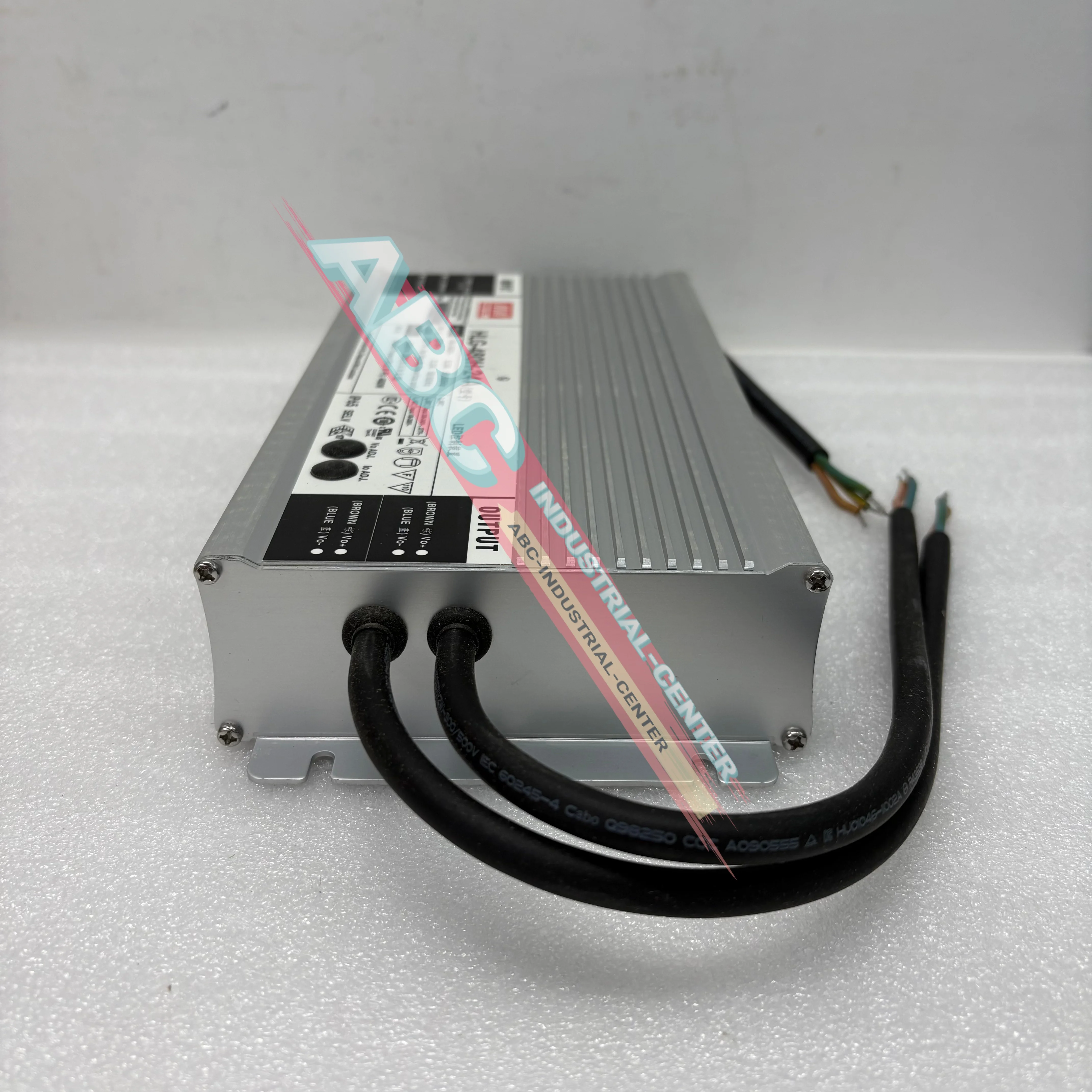 Совершенно новый блок питания HLG-480H-24A
Совершенно новый блок питания HLG-480H-24A