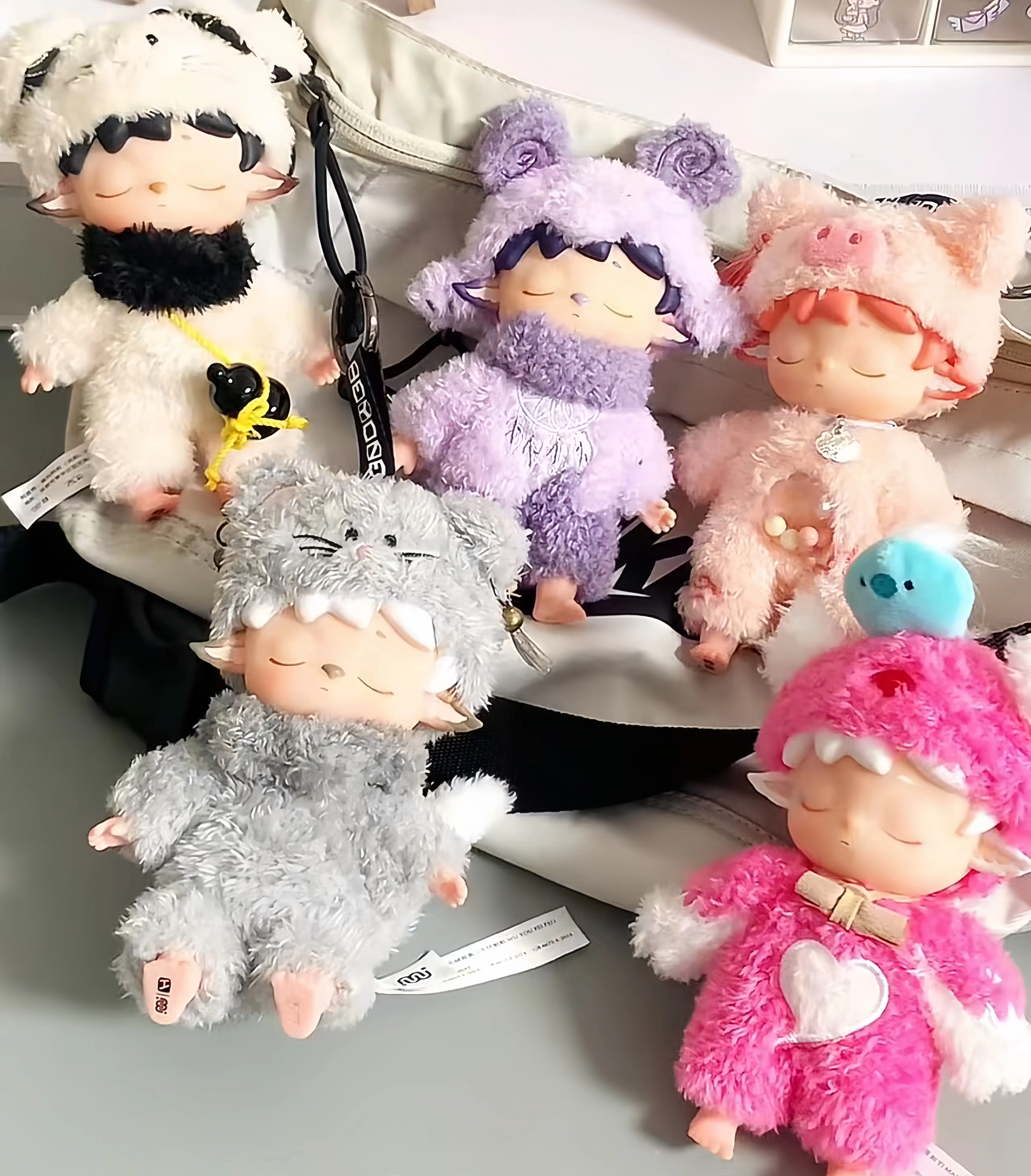 Подлинная новая серия Heyone Mimi Wushi Xiaoyaoguai, виниловая плюшевая слепая коробка, игрушки, милые аниме-фигурки, настольные украшения, подарочная коллекция
Подлинная новая серия Heyone Mimi Wushi Xiaoyaoguai, виниловая плюшевая слепая коробка, игрушки, милые аниме-фигурки, настольные украшения, подарочная коллекция