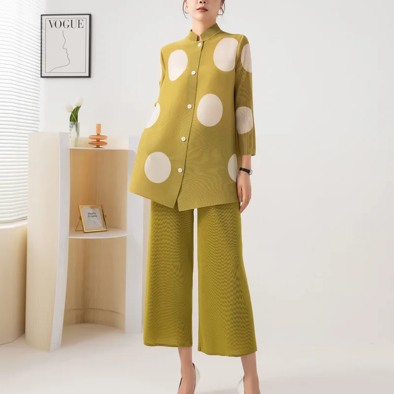 Miyake pleated women's fashion suit 2022 early autumn new style wear printed single-breasted tops wide-leg pants
Miyake pleated women's fashion suit 2022 early autumn new style wear printed single-breasted tops wide-leg pants