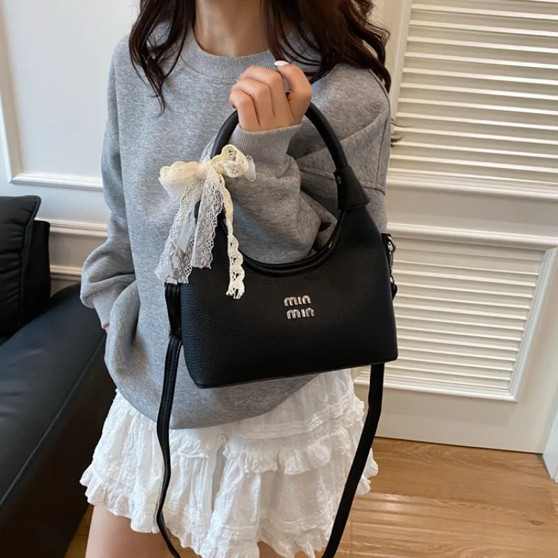 Fashionable Vintage Diaper Bags For Women Simple Designer Leather Handbag Elegant Minimalist Trendy Large Capacity
Fashionable Vintage Diaper Bags For Women Simple Designer Leather Handbag Elegant Minimalist Trendy Large Capacity