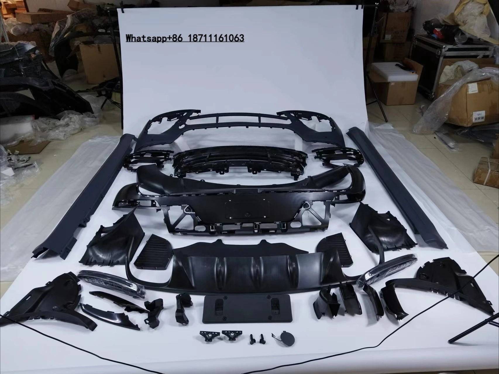 Made in China Sport Style Full Set Car Body Kit Front & Rear Bumper Set with Side-skirts for Macan
Made in China Sport Style Full Set Car Body Kit Front & Rear Bumper Set with Side-skirts for Macan