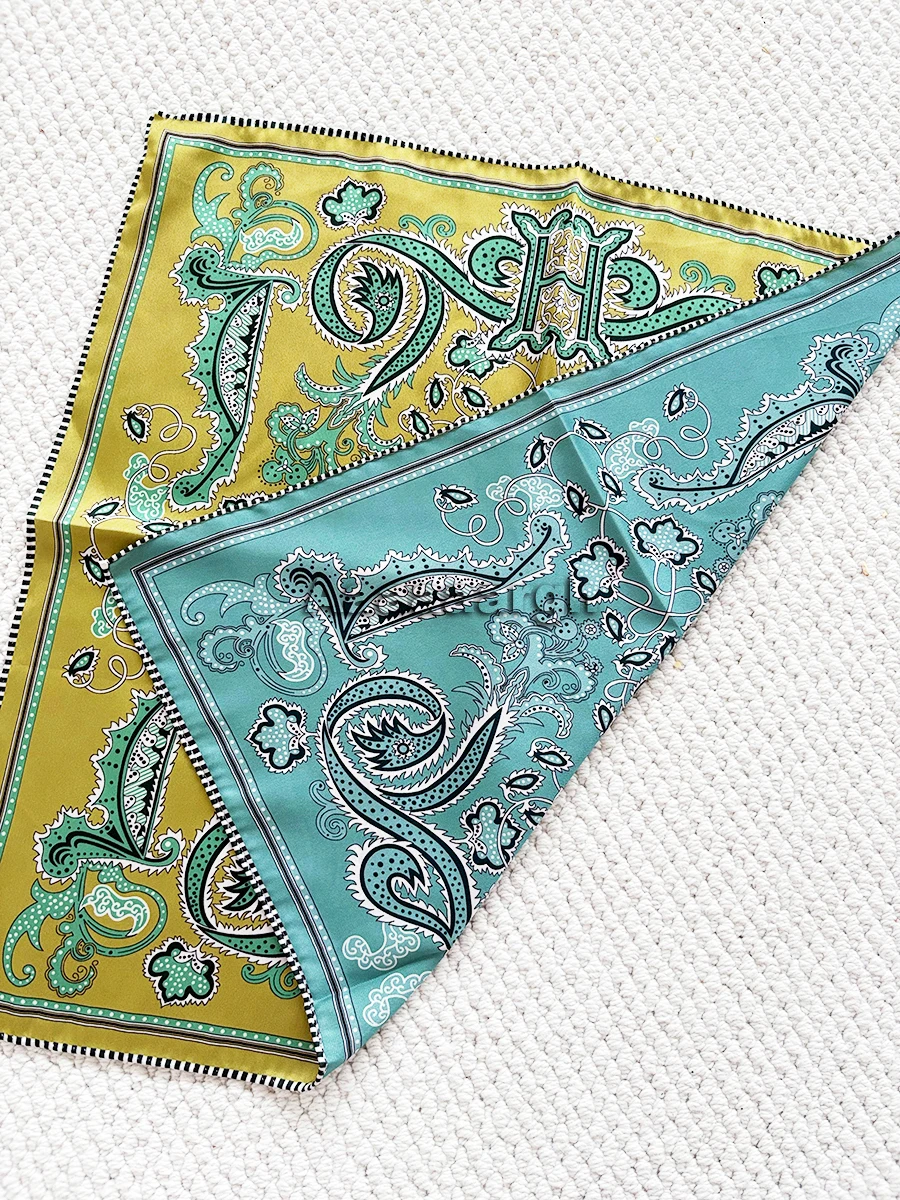 Double Faced Silk Twill Scarf 53cm Women Hand-Rolled Bandanas Luxury Designers Bag Neck Accessories Lady Lover Gift
Double Faced Silk Twill Scarf 53cm Women Hand-Rolled Bandanas Luxury Designers Bag Neck Accessories Lady Lover Gift
