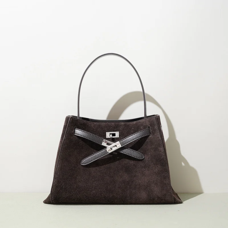 Top Layer Cowhide Tote Bag Luxury Large Capacity Genuine Leather Handbag Women Suede Leather Shoulder Crossbody Bag
Top Layer Cowhide Tote Bag Luxury Large Capacity Genuine Leather Handbag Women Suede Leather Shoulder Crossbody Bag