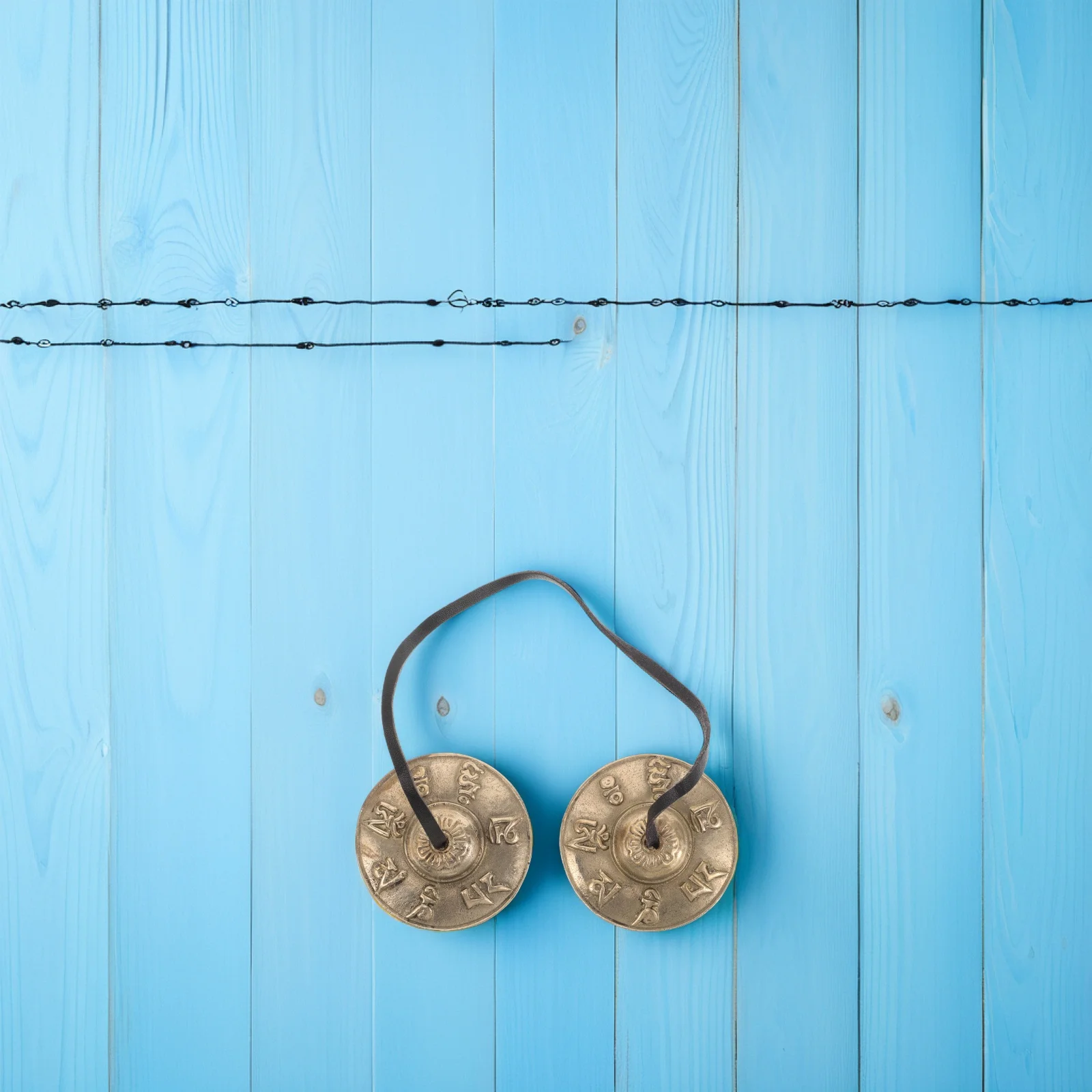 1 Pair Nepalese Tingsha Bells Tibetan Copper Cymbals For Yoga Meditation Music Healing Instrument Percussion Chime Bell Set
1 Pair Nepalese Tingsha Bells Tibetan Copper Cymbals For Yoga Meditation Music Healing Instrument Percussion Chime Bell Set