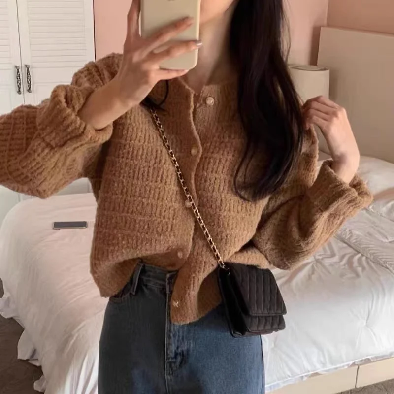 Женский твидовый жакет-бомбер осенний, с меховой подкладкой, элегантный, в стиле Highstreet, продуманный, высокопроизводительный, функциональный, универсальный, на каждый день
Женский твидовый жакет-бомбер осенний, с меховой подкладкой, элегантный, в стиле Highstreet, продуманный, высокопроизводительный, функциональный, универсальный, на каждый день