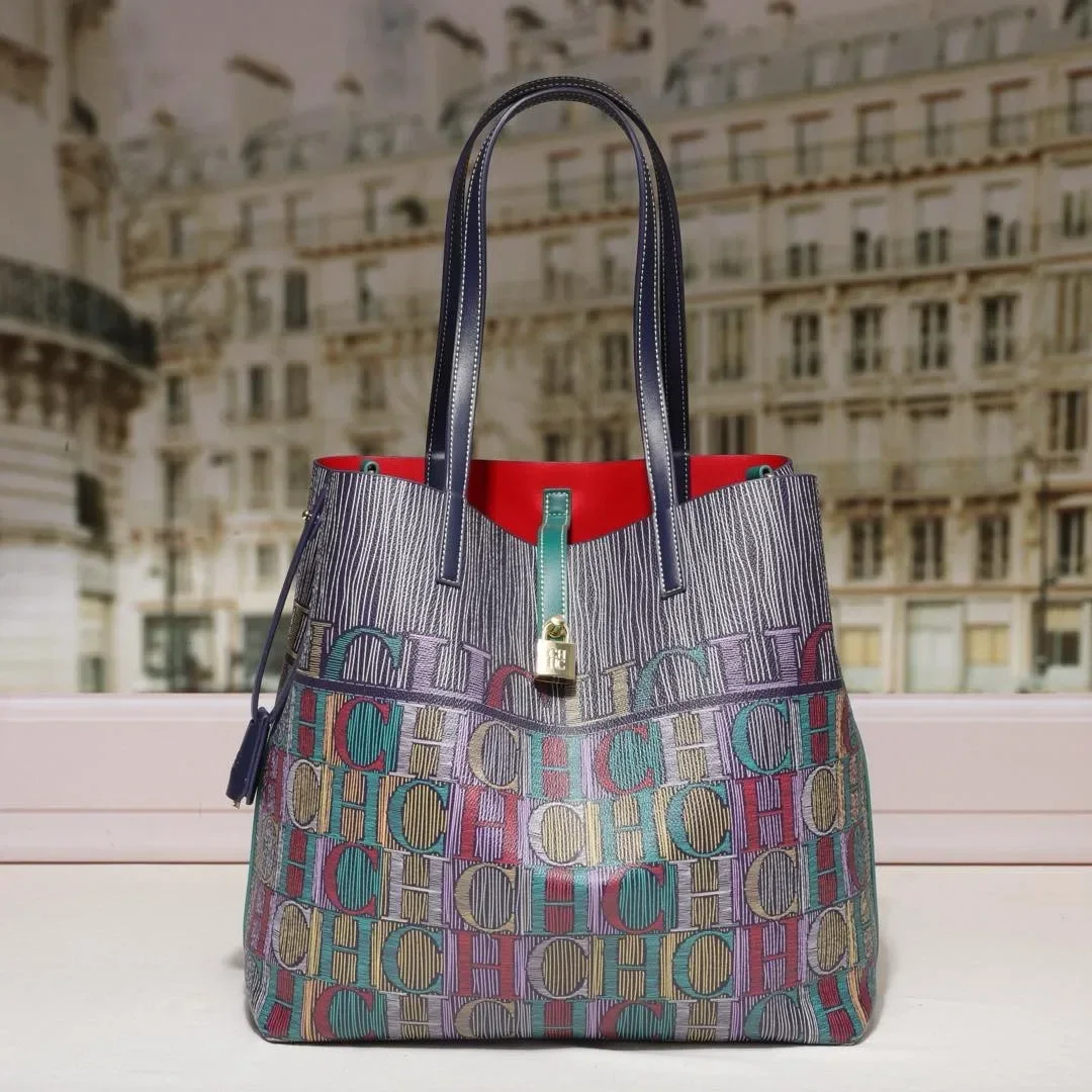 2025 New Chic Elegant Leather Classic Handbag Paris Fashion for Women Crossbody Large Capacity Minimalist Unique
2025 New Chic Elegant Leather Classic Handbag Paris Fashion for Women Crossbody Large Capacity Minimalist Unique