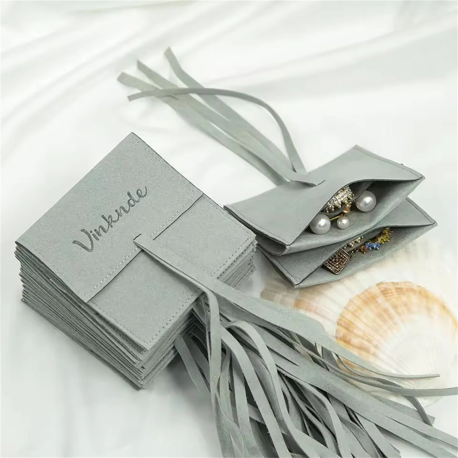 100Pcs/lot Custom Logo Cute Light Green Microfiber Jewelry Bag Gift Flap Pouch Can Personalized Rings Earrings Bracelet Storage
100Pcs/lot Custom Logo Cute Light Green Microfiber Jewelry Bag Gift Flap Pouch Can Personalized Rings Earrings Bracelet Storage