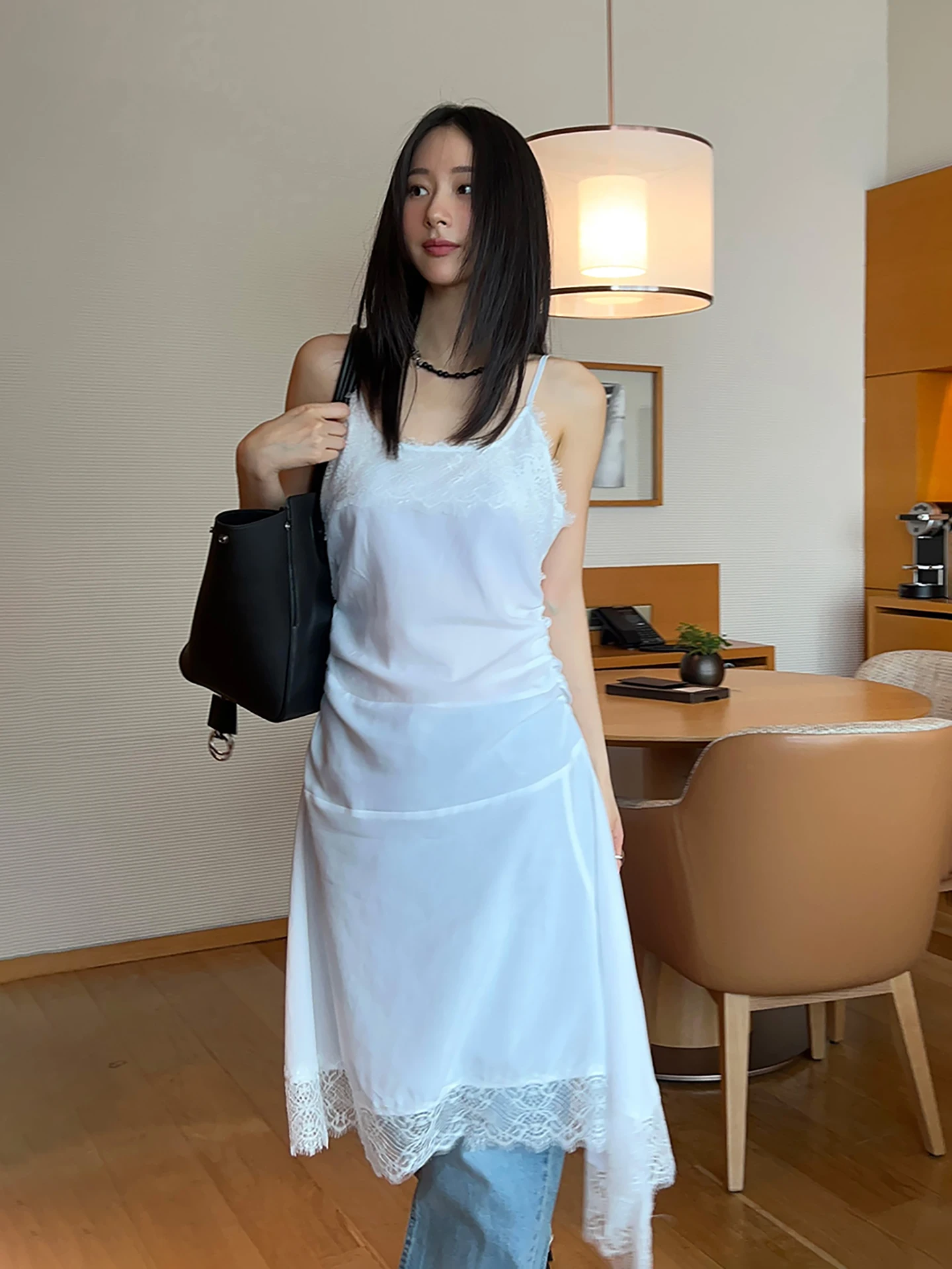 Elegant Vintage High-End Feel Asymmetrical Lace Strap Dress Spring Summer Layering Mid-Length Women's Dress
Elegant Vintage High-End Feel Asymmetrical Lace Strap Dress Spring Summer Layering Mid-Length Women's Dress