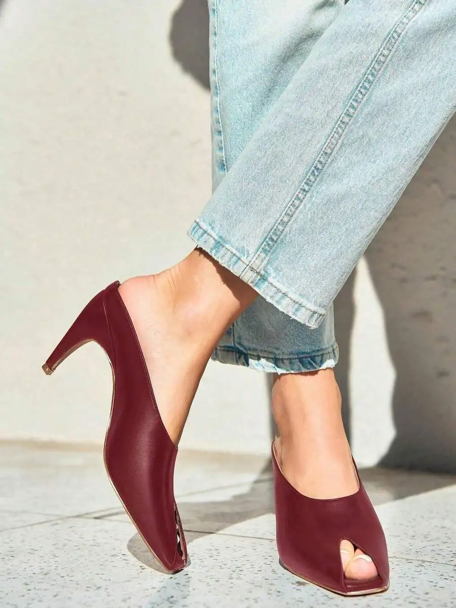 Womens Kitten Heel Mules Open Toe Slip On Sandals Summer Dress Shoes
Womens Kitten Heel Mules Open Toe Slip On Sandals Summer Dress Shoes