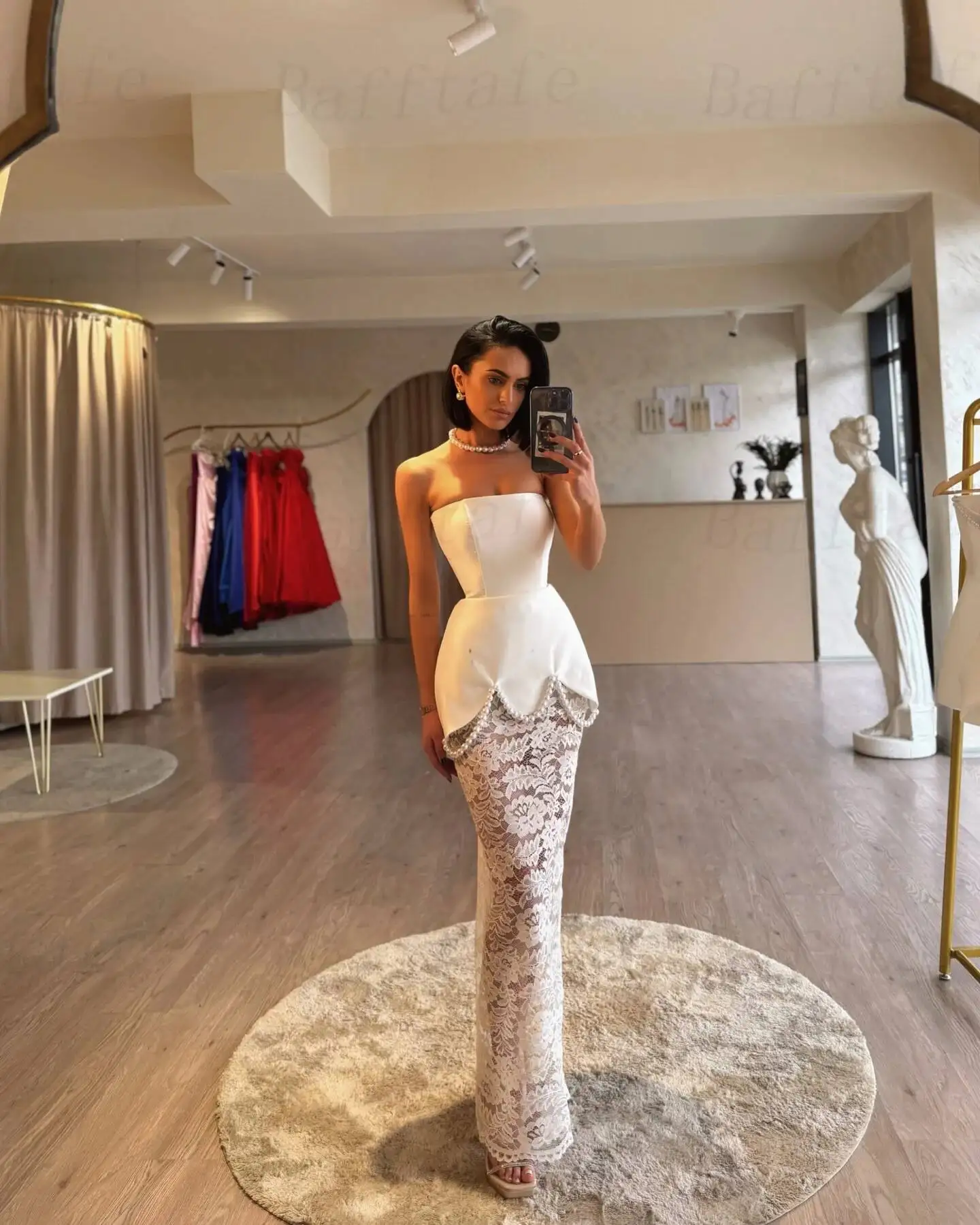 Lace Skirt Dubai Prom Dresses Customized Satin Top Strapless Elegant Women Evening Gowns Pearls Formal Ocn Party Outfits
Lace Skirt Dubai Prom Dresses Customized Satin Top Strapless Elegant Women Evening Gowns Pearls Formal Ocn Party Outfits