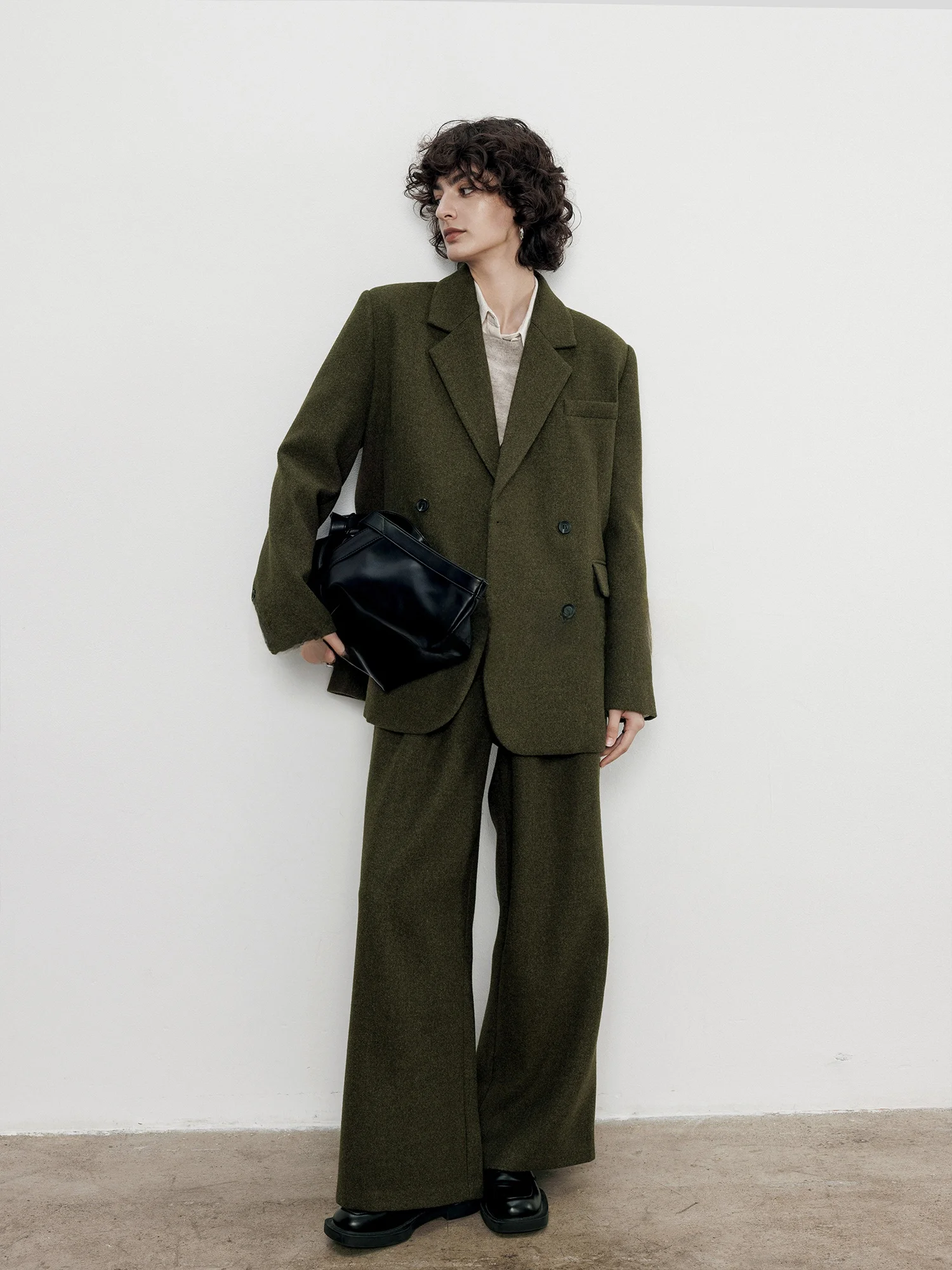 Классический женский пиджак в стиле преппи, повседневный, для работы, с длинными рукавами, из полиэстера, двубортный, однотонный, осенне-зимний
Классический женский пиджак в стиле преппи, повседневный, для работы, с длинными рукавами, из полиэстера, двубортный, однотонный, осенне-зимний