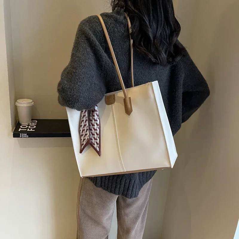 2024 высококачественные женские сумки на плечо, новинка, Лидер продаж, вместительная трендовая универсальная простая дизайнерская Молодежная женская сумка из искусственной кожи
2024 высококачественные женские сумки на плечо, новинка, Лидер продаж, вместительная трендовая универсальная простая дизайнерская Молодежная женская сумка из искусственной кожи