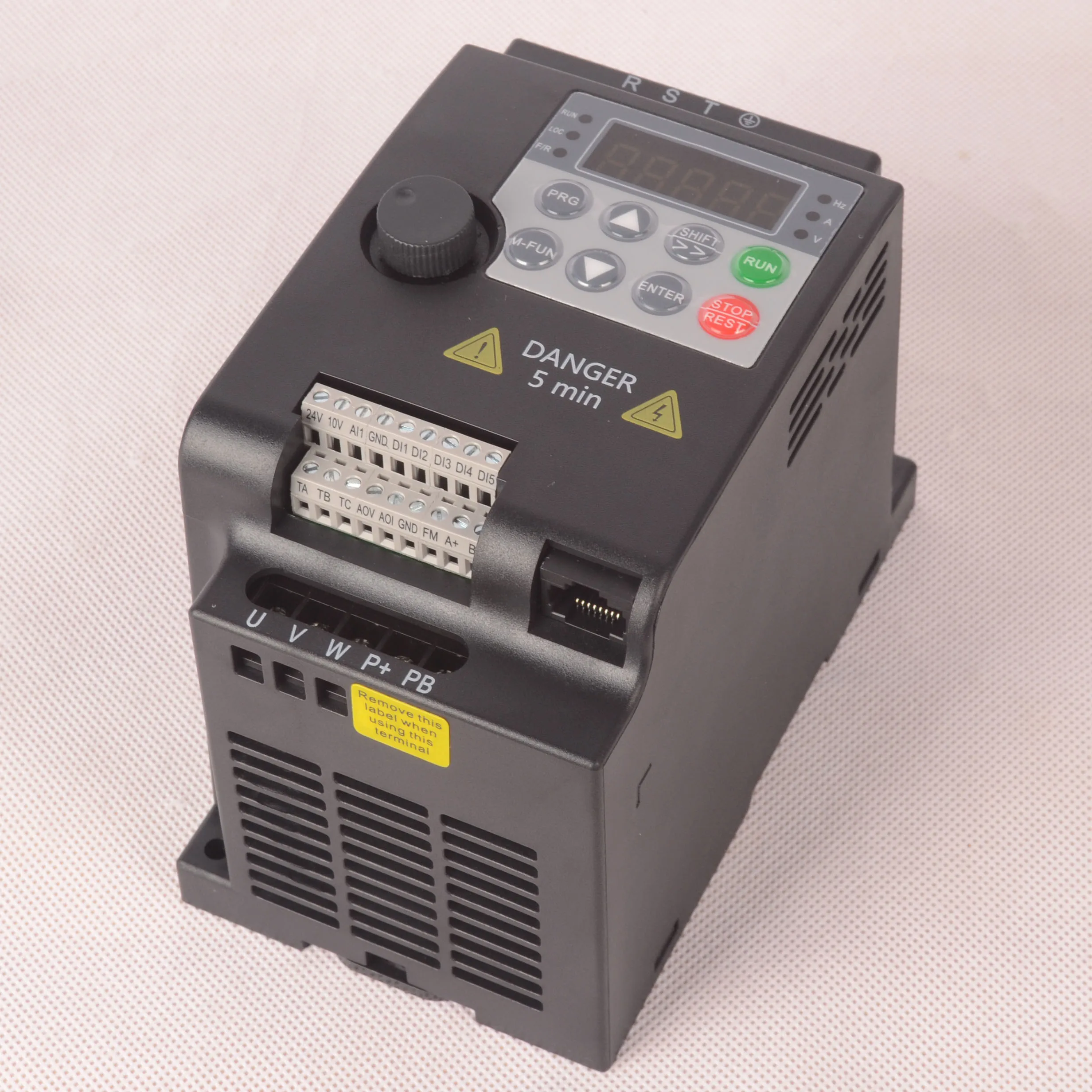 VFD 3HP 2.2KW 220V for Motor Speed Control
VFD 3HP 2.2KW 220V for Motor Speed Control