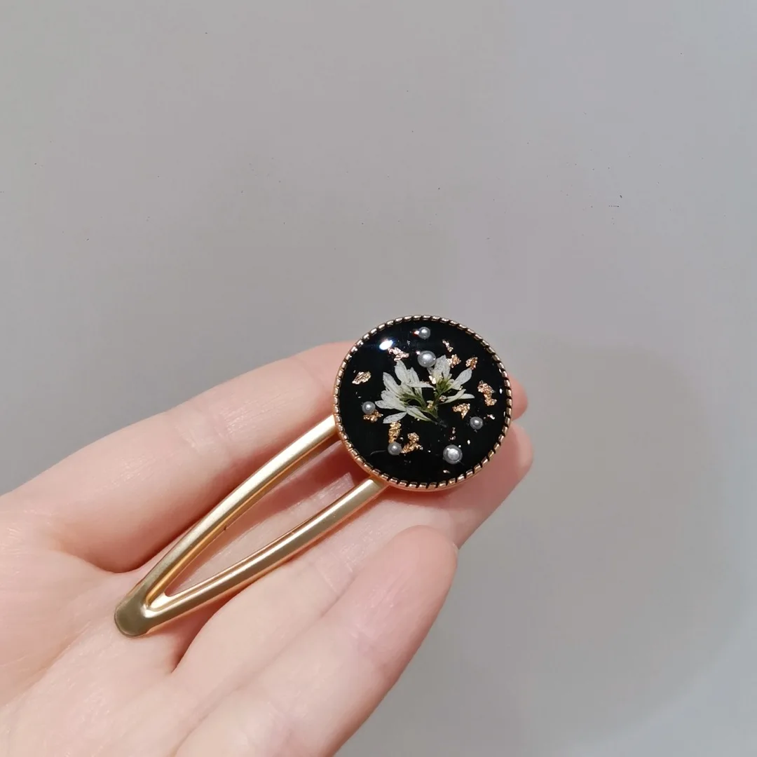 3171, оптовая продажа, 1/5/10 шт., винтажные заколки для волос ручной работы из смолы с сушеными цветами, украшения из золотой фольги, атмосферные аксессуары для волос
3171, оптовая продажа, 1/5/10 шт., винтажные заколки для волос ручной работы из смолы с сушеными цветами, украшения из золотой фольги, атмосферные аксессуары для волос