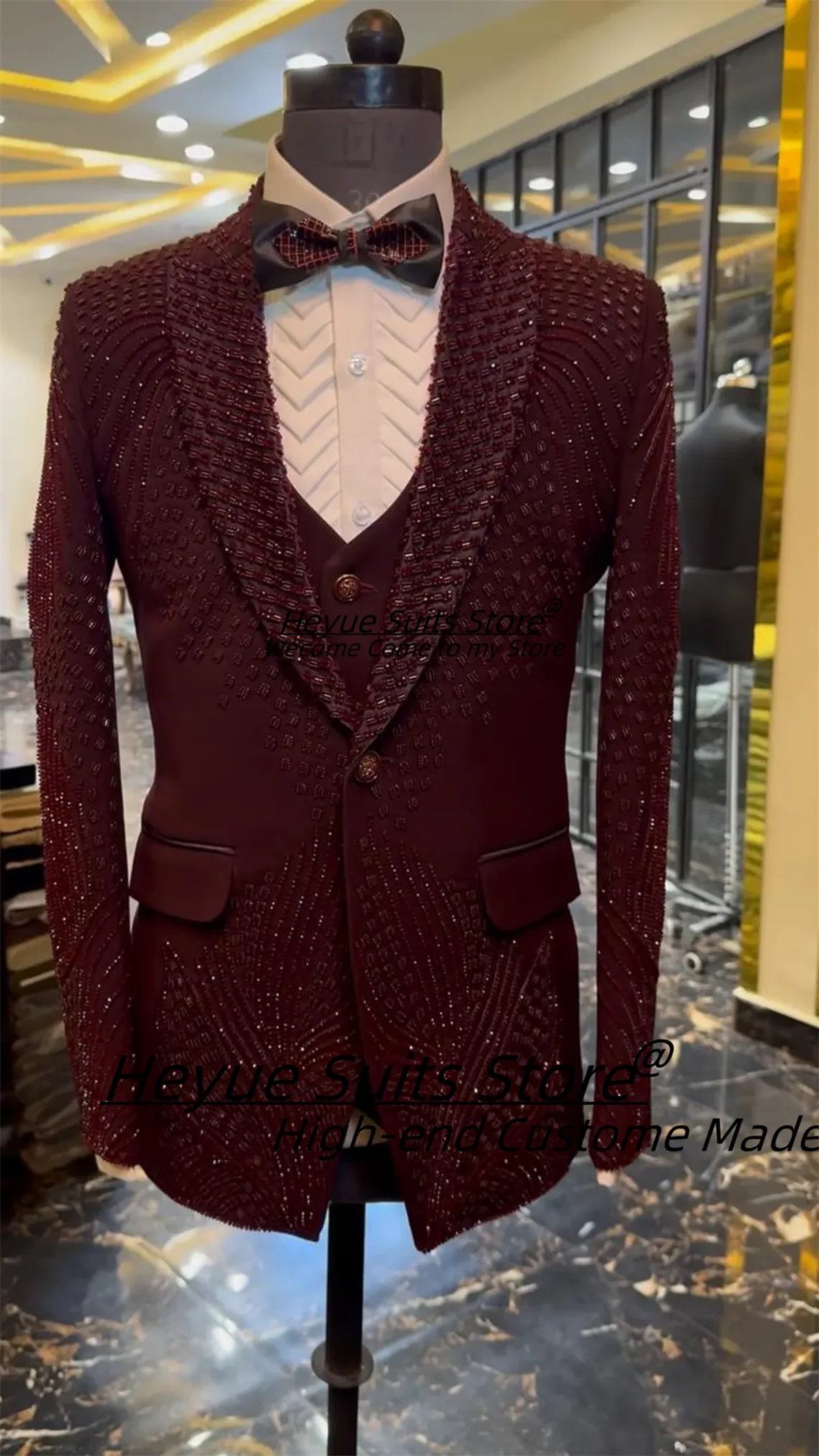 Customized Shiny Beading Men Suits Slim Fit Shawl Lapel Groom Wedding Tuxedos 3 Pcs Sets Male Party Blazers Elegant Ropa Hombre
Customized Shiny Beading Men Suits Slim Fit Shawl Lapel Groom Wedding Tuxedos 3 Pcs Sets Male Party Blazers Elegant Ropa Hombre