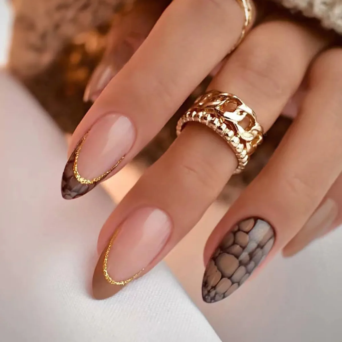 24Pcs Medium Almond Chic French Sheer Manicure Tip Art Textured Acrylic False Nails Snake Press on Fake Nails For Womeen Girl
24Pcs Medium Almond Chic French Sheer Manicure Tip Art Textured Acrylic False Nails Snake Press on Fake Nails For Womeen Girl