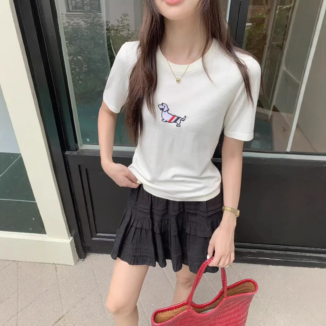 Elegant Embroidered Knitted Short Sleeve Women's T-shirt Summer 2025 Slim Fit Straight Cut Light Weight Fashionable Versatile
Elegant Embroidered Knitted Short Sleeve Women's T-shirt Summer 2025 Slim Fit Straight Cut Light Weight Fashionable Versatile