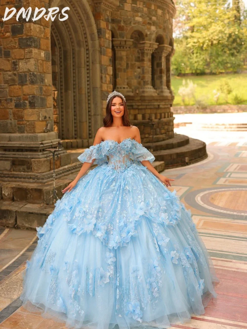 Charming Sweetheart Quinceanera Dress 2025 Sexy Sleeveless Party Dress Elegant Applique Lace Party Prom Dress 16 Customized
Charming Sweetheart Quinceanera Dress 2025 Sexy Sleeveless Party Dress Elegant Applique Lace Party Prom Dress 16 Customized