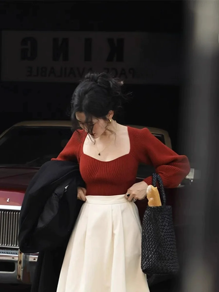 Elegant Red Long Sleeve Knitted Sweater Square Collar Slim Fit Base Layer Autumn Winter New Style Women's Fashion Short Sweater
Elegant Red Long Sleeve Knitted Sweater Square Collar Slim Fit Base Layer Autumn Winter New Style Women's Fashion Short Sweater