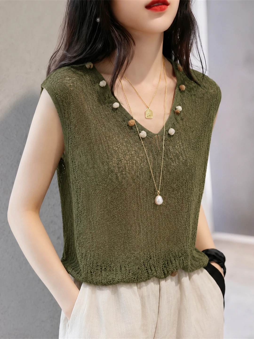 Ice Silk Knitted Top Women's Casual Summer Fashion Minimalist Style Commute Korean Version V-Neck Short Sleeve Knitwear
Ice Silk Knitted Top Women's Casual Summer Fashion Minimalist Style Commute Korean Version V-Neck Short Sleeve Knitwear