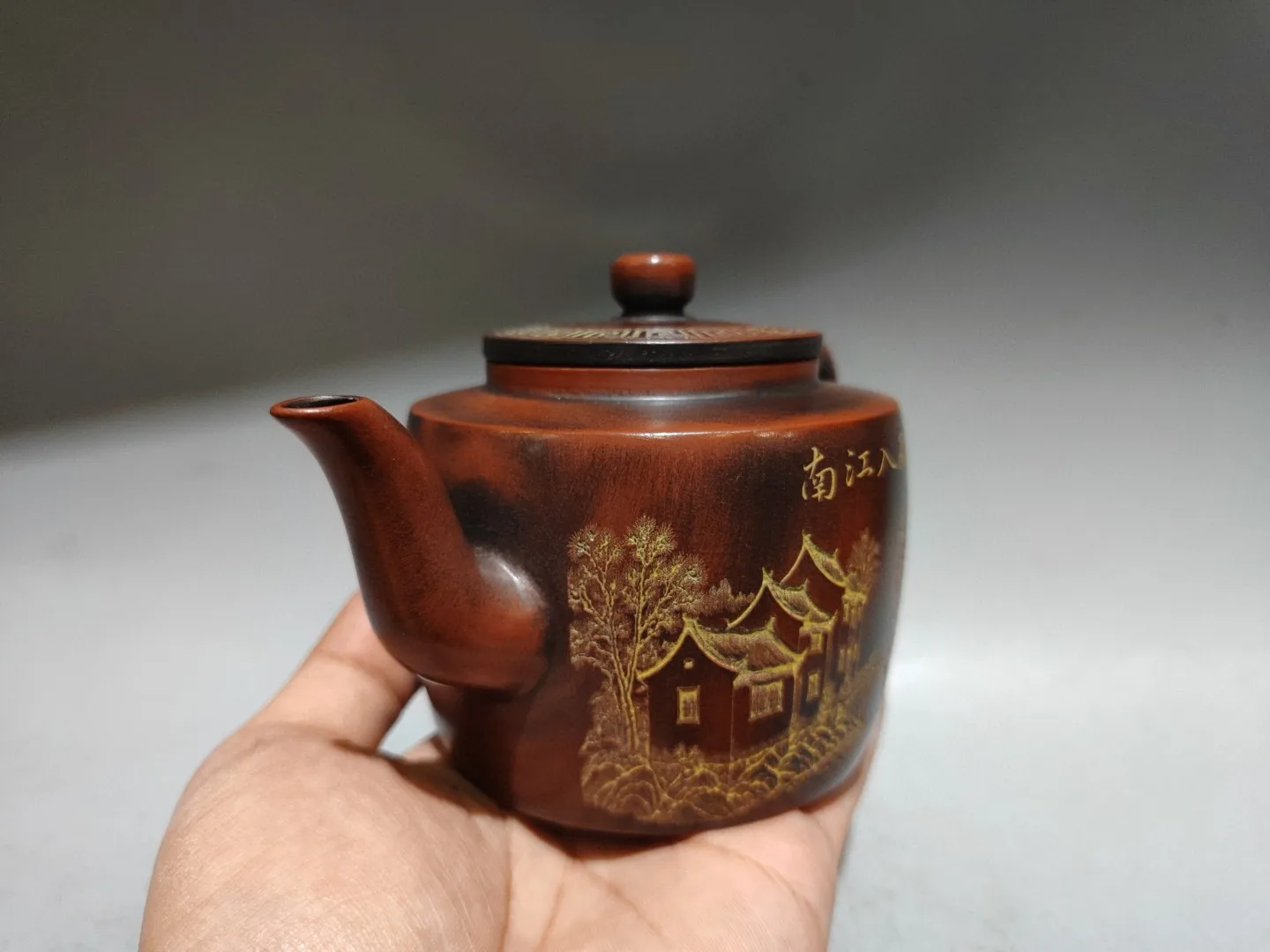 Chinese Antiques Yingxing Purple Clay Teapot Kiln turned teapot Jiangnan Scenic Pattern Pot Teapot Kettle Flagon
Chinese Antiques Yingxing Purple Clay Teapot Kiln turned teapot Jiangnan Scenic Pattern Pot Teapot Kettle Flagon