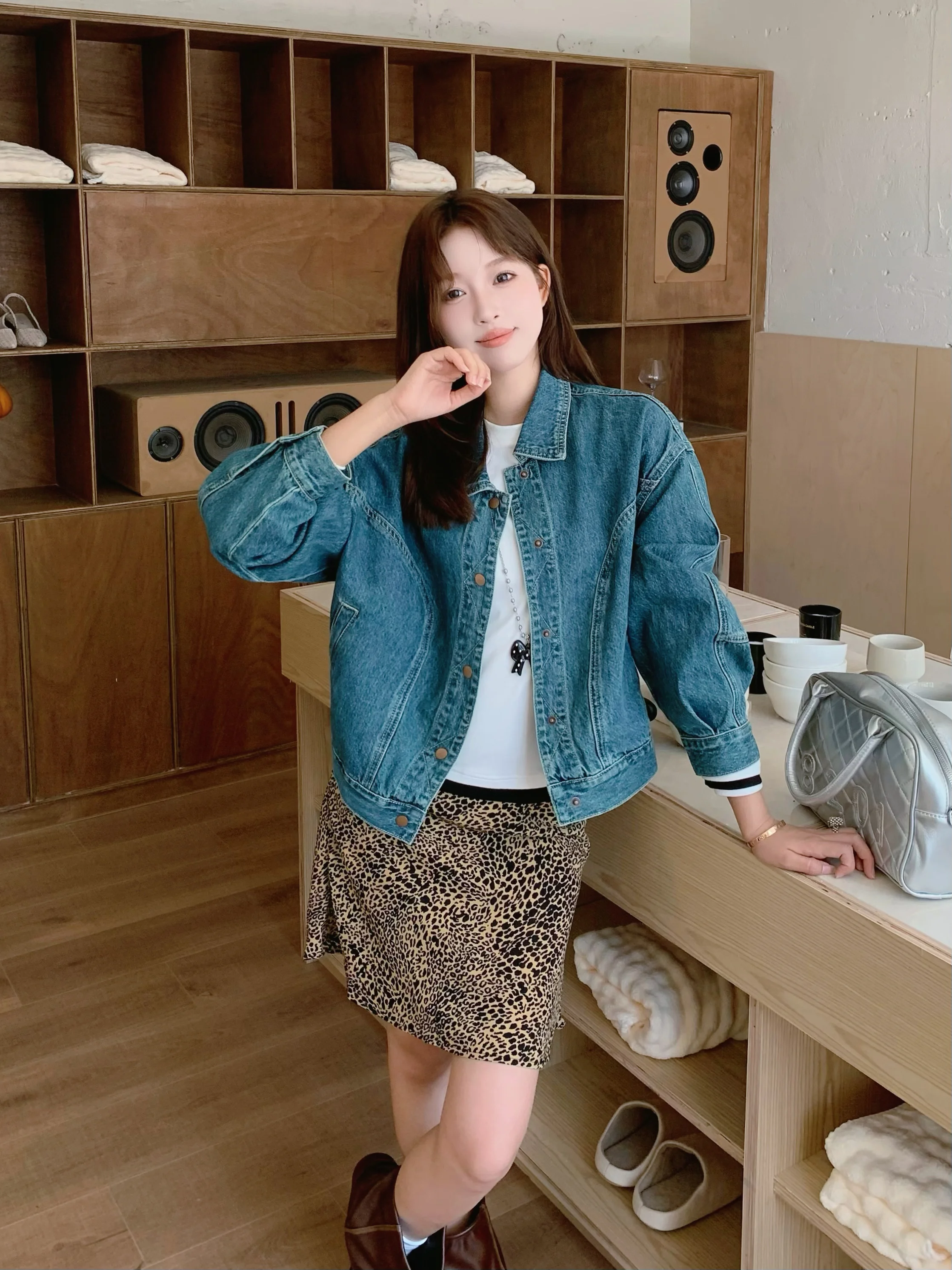 Blue Denim Jaet Women's Loose Casual Sle Spring Design Slimming Effect Banns Casual Faion ort Coat Cotton Polyester
Blue Denim Jaet Women's Loose Casual Sle Spring Design Slimming Effect Banns Casual Faion ort Coat Cotton Polyester