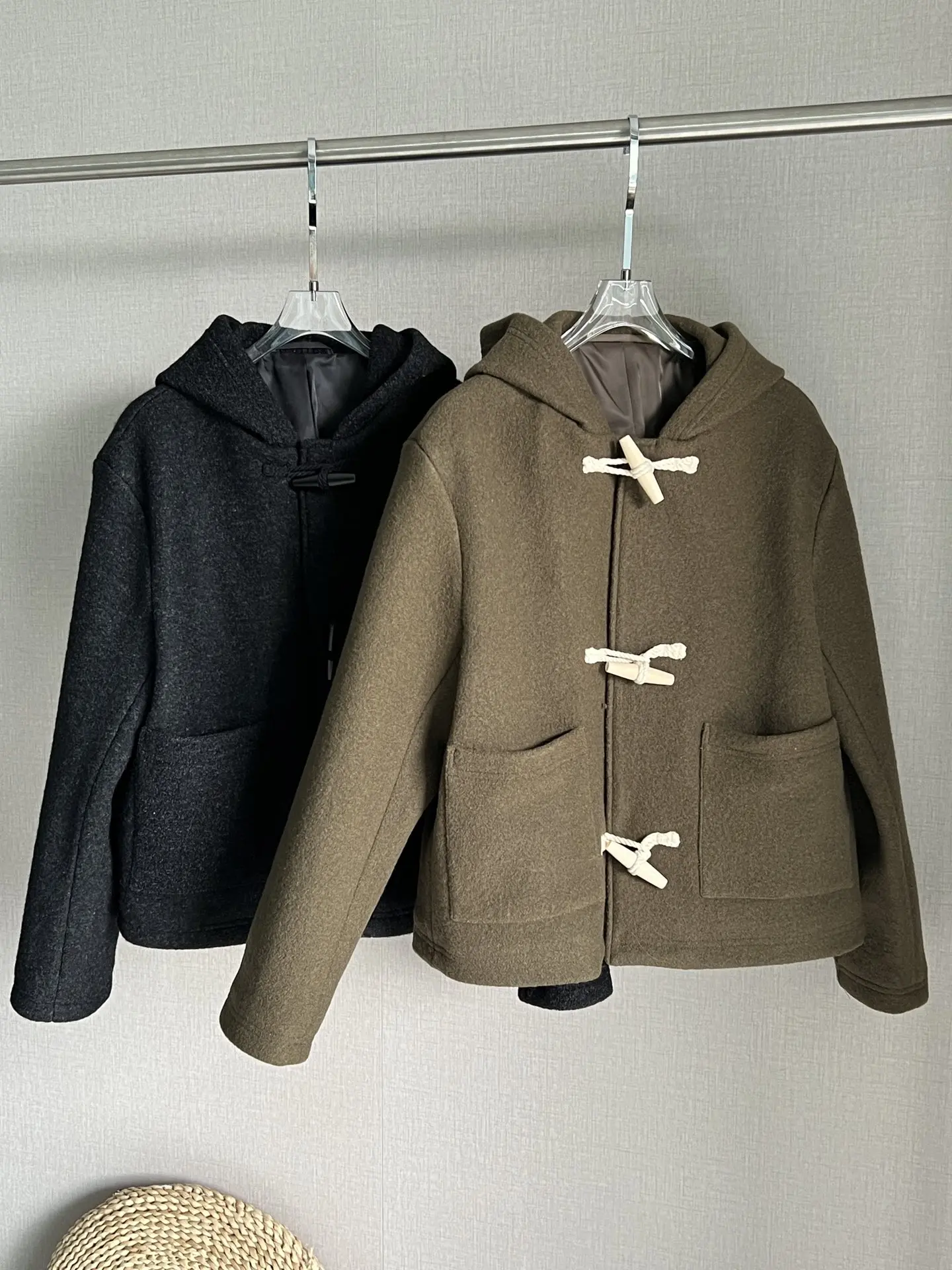 * Winter Women's Hooded Jacket Wool Coat Jacket Female Casual Clothing Nordic Style Elegance Felted Duffle Jacket Olive
* Winter Women's Hooded Jacket Wool Coat Jacket Female Casual Clothing Nordic Style Elegance Felted Duffle Jacket Olive