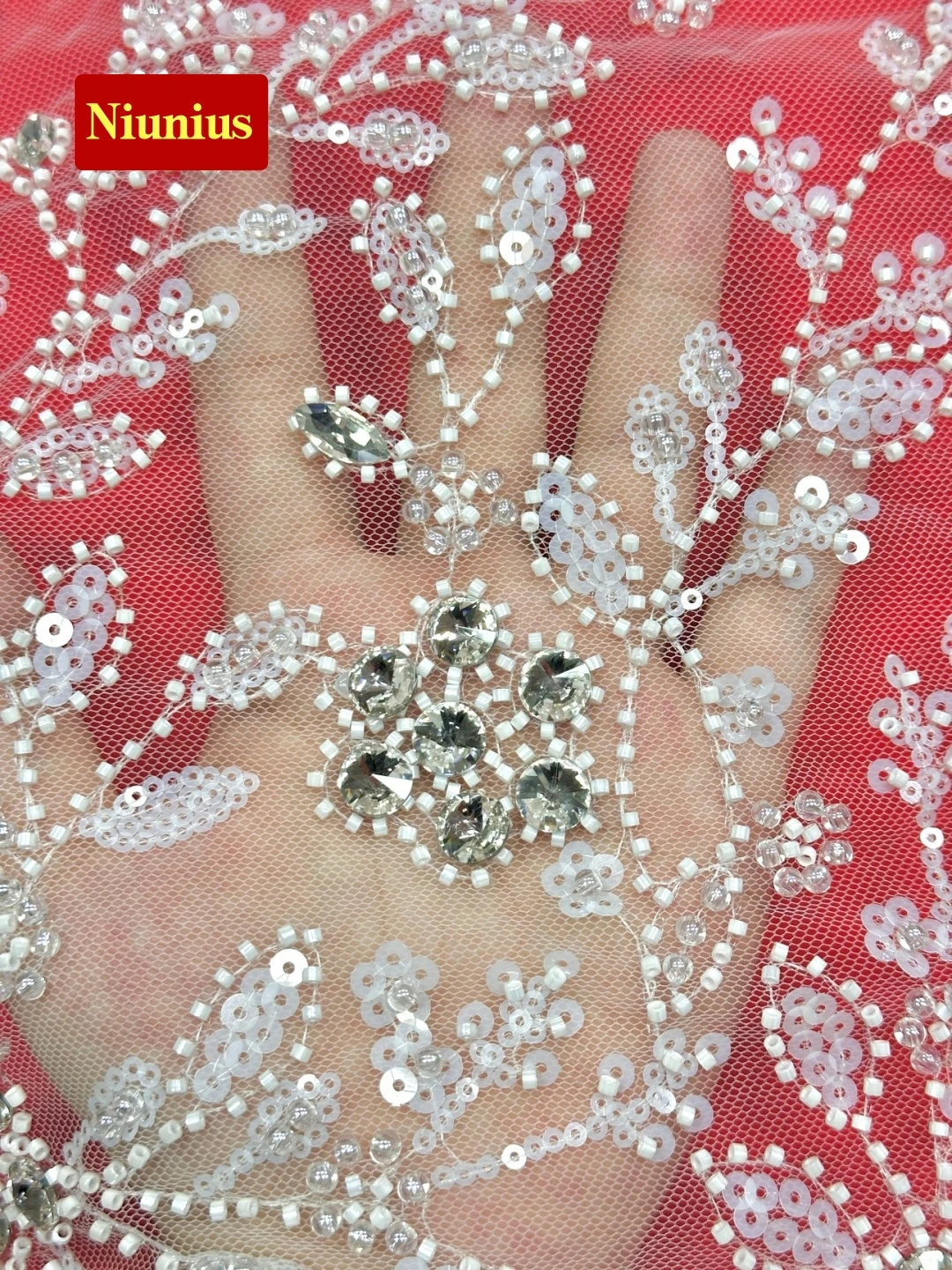 Элегантная белая сетчатая кружевная ткань 2026Ultra с крупными камнями и бисером – высокое качество для свадебных и вечерних платьев NN6928_R
Элегантная белая сетчатая кружевная ткань 2026Ultra с крупными камнями и бисером – высокое качество для свадебных и вечерних платьев NN6928_R