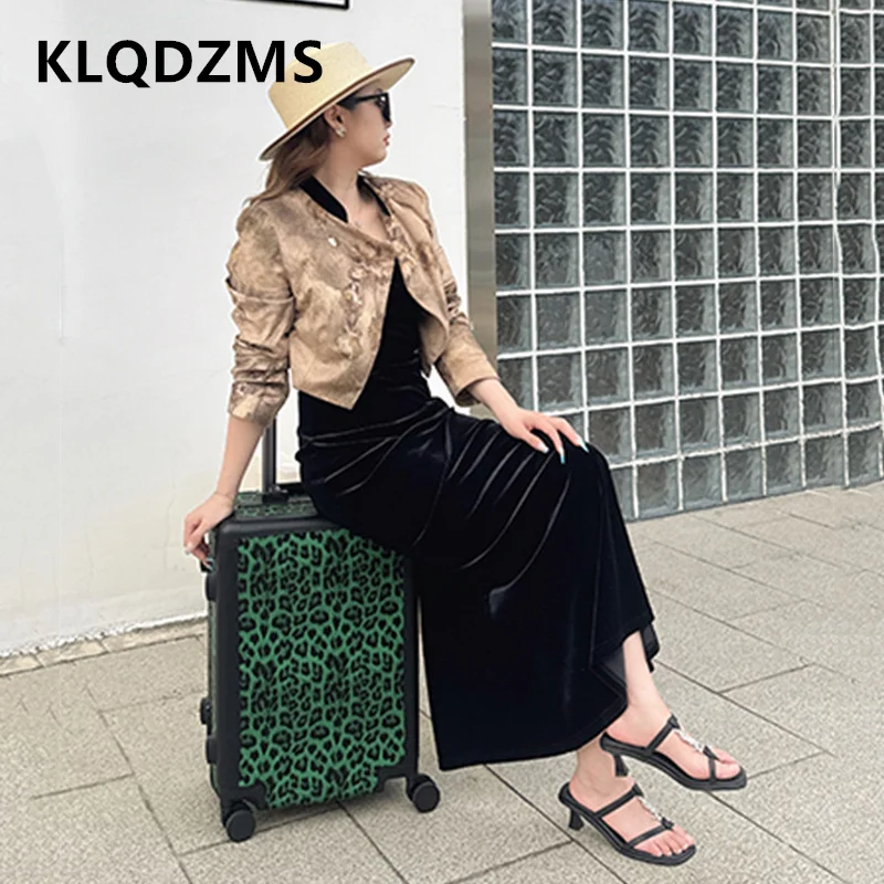 KLQDZMS 20"24Inch Women's Luggage Men's Boarding Box PVC Luggage 20 "24 Inches Students Password Box Universal Wheel Suitcase
KLQDZMS 20"24Inch Women's Luggage Men's Boarding Box PVC Luggage 20 "24 Inches Students Password Box Universal Wheel Suitcase
