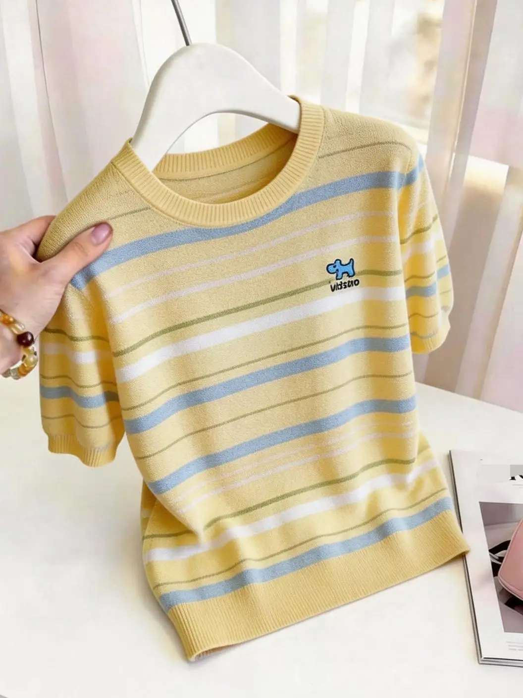 Korean Style Ice Silk Short Sleeve Knitted T-Shirt Women Summer Stripe Embroidery Anti-Aging Loose Fit round Neck Top
Korean Style Ice Silk Short Sleeve Knitted T-Shirt Women Summer Stripe Embroidery Anti-Aging Loose Fit round Neck Top