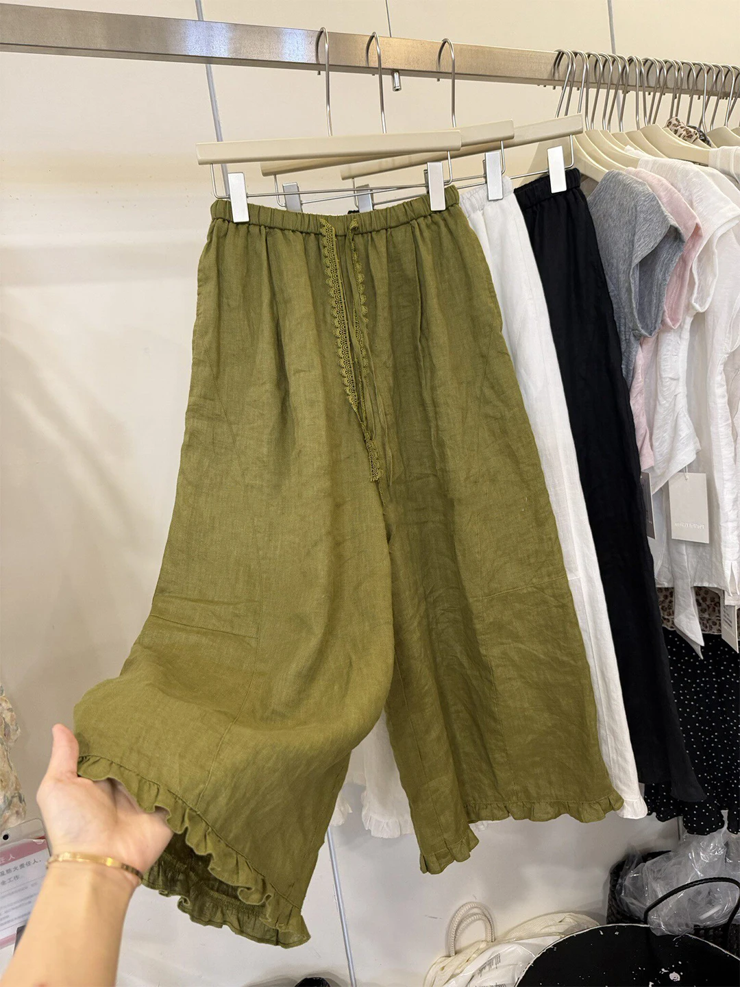 Ladies Casual Linen Pants with Drawstring Straight Leg High Waist Trousers for Summer Vintage Style Pocket Detail Wide Leg
Ladies Casual Linen Pants with Drawstring Straight Leg High Waist Trousers for Summer Vintage Style Pocket Detail Wide Leg
