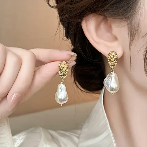 Baroque Pleated Geometric Imitation Pearl French Vintage Dangle Earrings Women Fashion Earring Temperament Advanced Jewelry K-