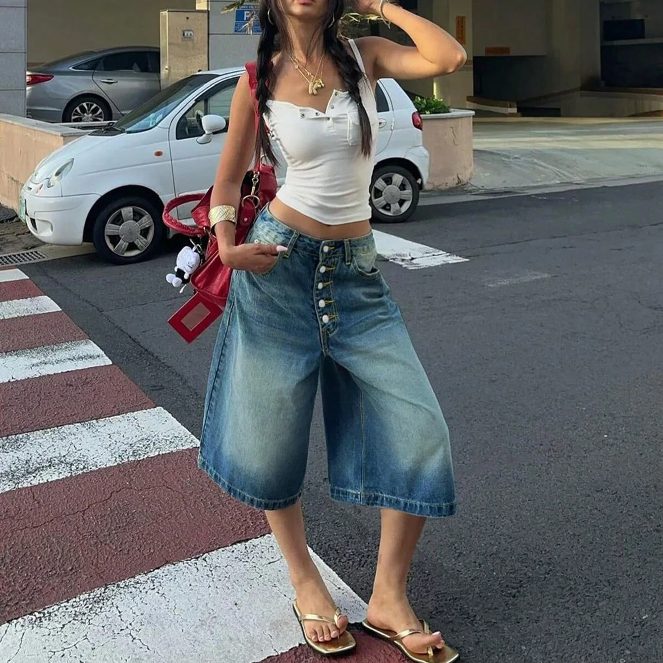 Women's Fashionable Multi-Button Wide-Leg Denim Shorts, New Style Loose Retro Casual Straight Mid-Length Pants
Women's Fashionable Multi-Button Wide-Leg Denim Shorts, New Style Loose Retro Casual Straight Mid-Length Pants