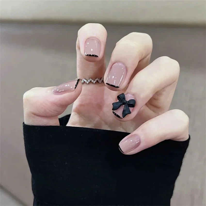24Pcs/Set Short Black French Press on Nail Stereo Bow Acrylic Wearing False Nails Tips Full Cover Adhesive Reusable Fake Nails
24Pcs/Set Short Black French Press on Nail Stereo Bow Acrylic Wearing False Nails Tips Full Cover Adhesive Reusable Fake Nails