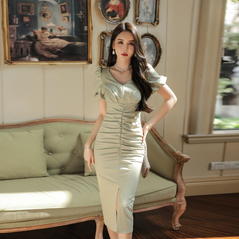 V-neck Summer Dresses for Women 2023 Short Sleeve Satin Dress Elegant Mid Length Korean Fashion Womans Clothing Chic Woman Midi
V-neck Summer Dresses for Women 2023 Short Sleeve Satin Dress Elegant Mid Length Korean Fashion Womans Clothing Chic Woman Midi