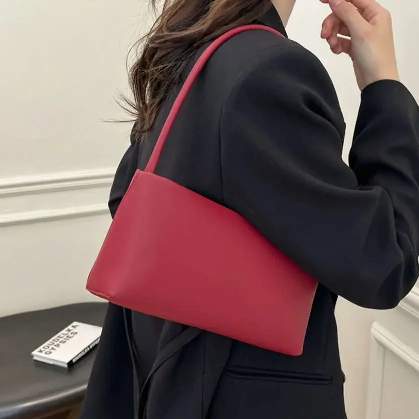 korean style women's Shoulder Bag 2025 New Summer PU Leather Handbag Simple Solid Color Versatile Female Underarm Bags
korean style women's Shoulder Bag 2025 New Summer PU Leather Handbag Simple Solid Color Versatile Female Underarm Bags